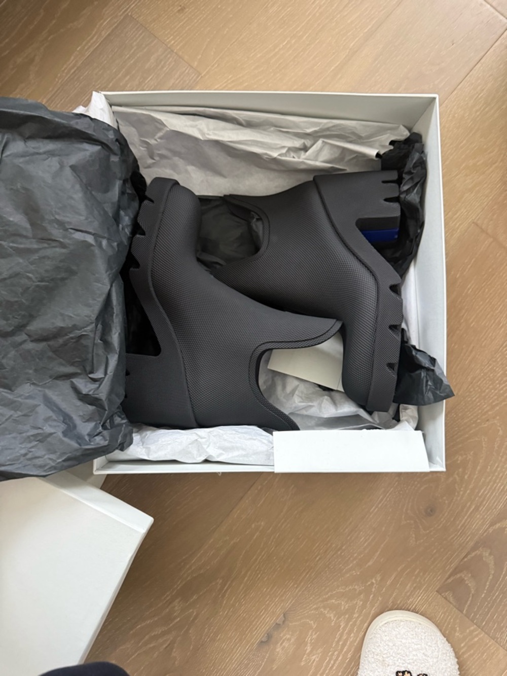 Burberry - Marsh 🔥💕🙌 Black Chelsea-Style Rain Boots - Picture 4 of 5
